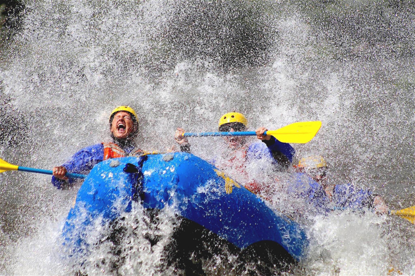 new mexico river rafting going through rapids