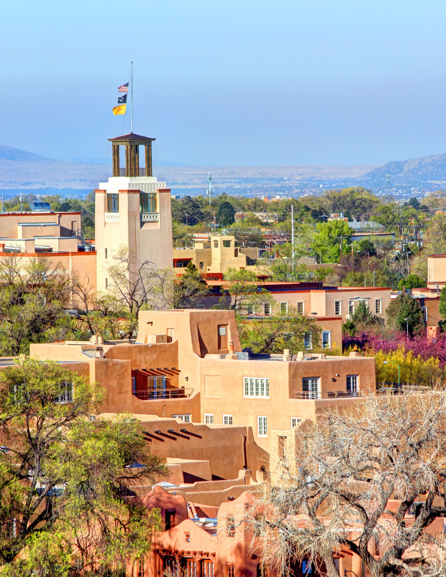 An area shot of downtown santa fe, new mexico